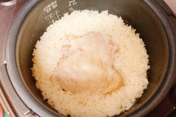 海南チキンライスの炊きあがり