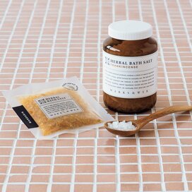 お風呂で癒されるおすすめバスアイテム。プレゼントにも