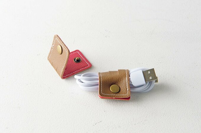 コードクリップにケーブル