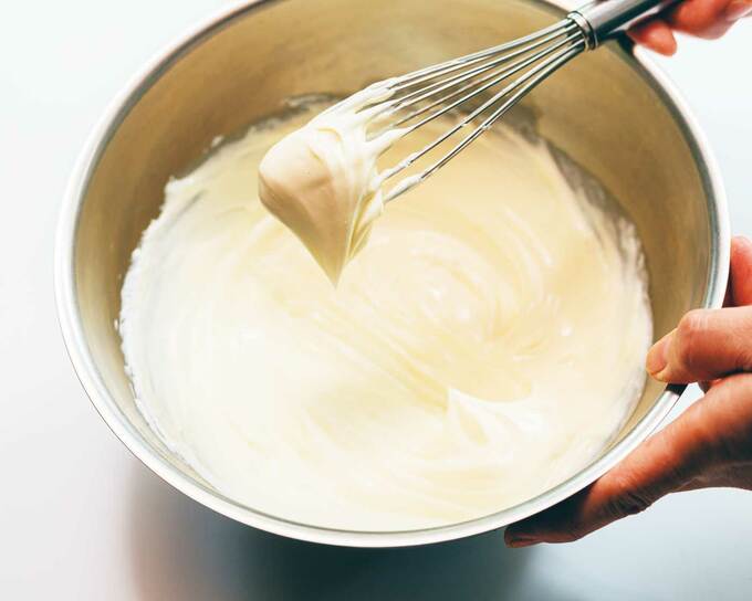 ヨーグルトクリームをつくる