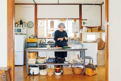 60代「部屋をすっきりさせる」ルール3つ。好きなものは“見せる収納”に