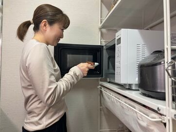 一度減らした電子レンジを「あえて増やした」理由。なくても生活できていたけれど…再導入したからこそ感じたこと