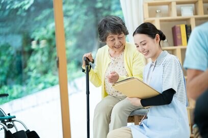 親の介護で困らないために。費用を軽減する方法、施設入りを話し合うときのポイント