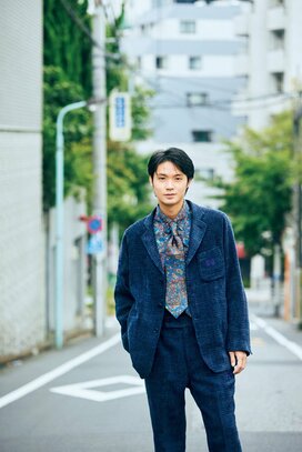 磯村勇斗さんインタビュー。「“遊び心”を楽しみながら演じたい」