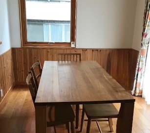 殺風景なリビング