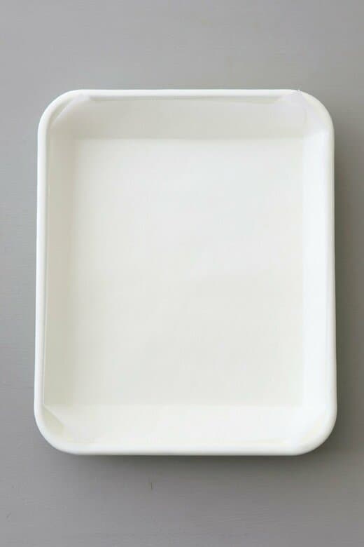 シートを敷いたほうろうバット