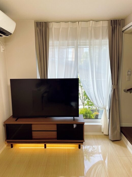 レースカーテンで窓を大きく見せる工夫