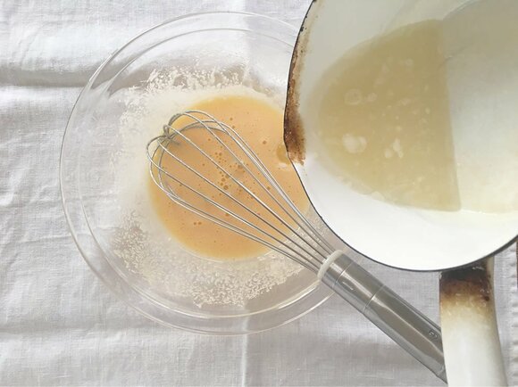 すこーしずつ混ぜ合わせてください