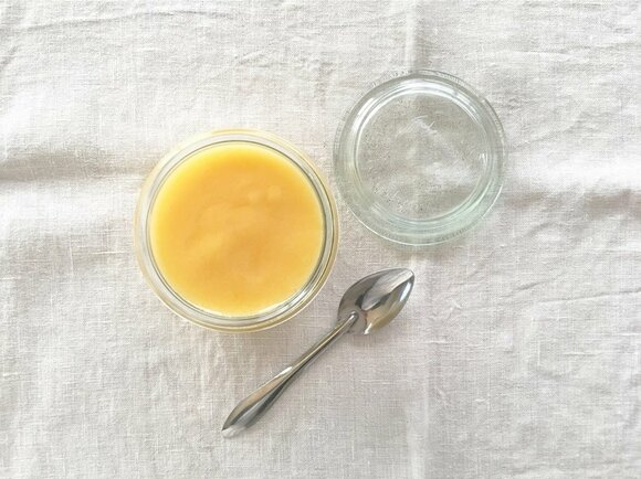 冷やしていただくレモンカードですが、できたてのあたたかいものも味見してみてください