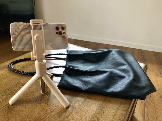 スマホとスマホスタンド