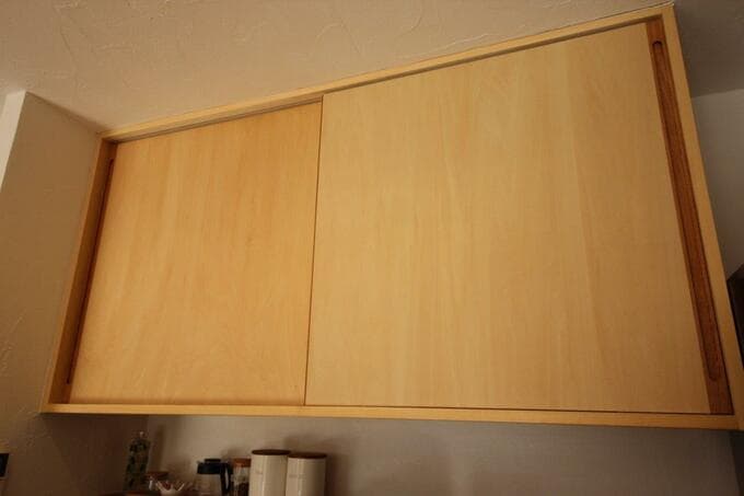 上部のつり戸棚