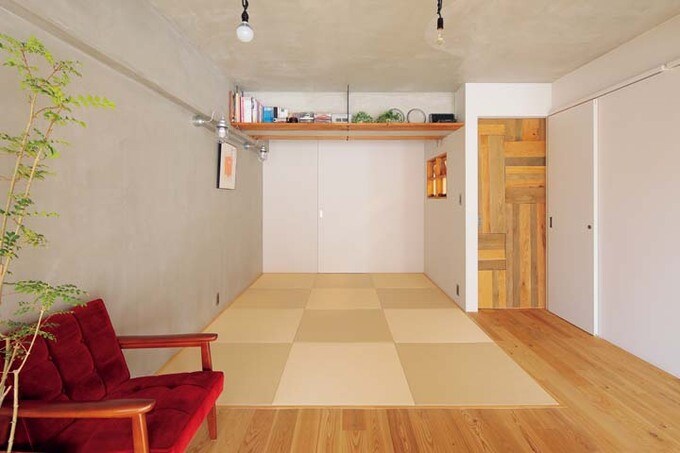 LDK隣接の畳コーナーは寝室として活用
