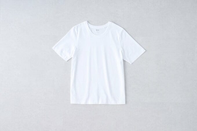 無表情な無地Tシャツ