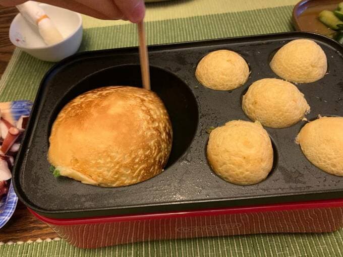 ひっくり返った大きいタコ焼き