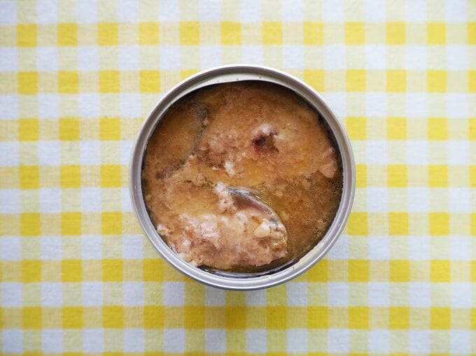 さばの水煮缶の中身