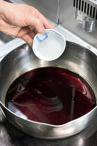 みりんとしょうゆをひと煮立ち