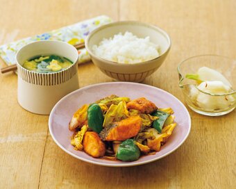 ダイエット中もおすすめのホイコーロー定食。豚肉の代わりに鮭を