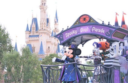 ハロウィーンで盛り上がるディズニーに潜入！ガイドブックに載らない最新情報