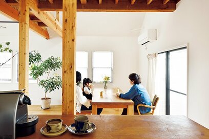 工事費1600万円、戸建てリノベ実例：四方から光が注ぐ、ナチュラルな空間に癒やされています