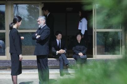 葬儀費用が見積書の倍!?「払えない」と遺族が口論に