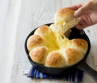 SNSで噂の「魔法のパン」の正体とは？こねずに、たった30分でできあがり！