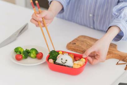 食中毒リスクが上がるお弁当のNG例。ポテトサラダも危険