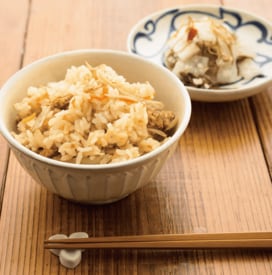 甘酒で米がふっくらやわらか！絶品「鶏そぼろのゴボウ炊き込みご飯」レシピ