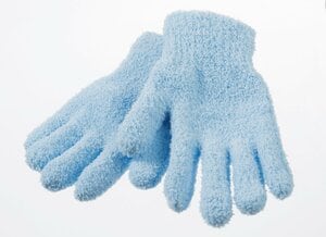 棚に飾った小物など細かい部分のホコリ落としに<マイクロファイバー手袋>