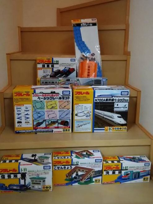 プラレールやトミカ