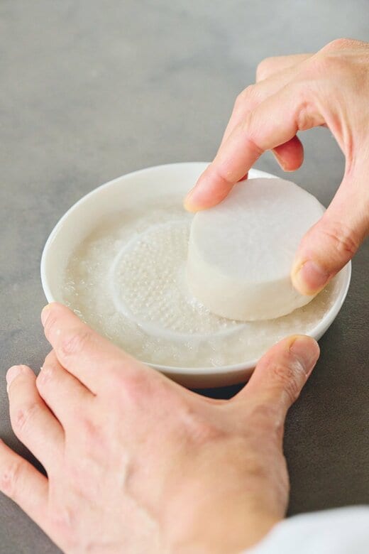 大根をすりおろす画像