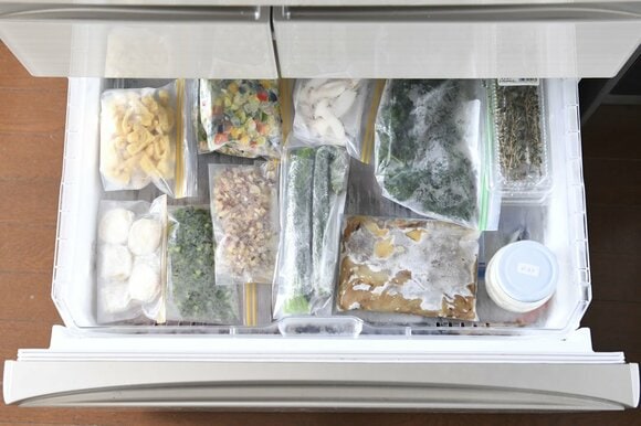 ジップロックにいれたいろいろな食材