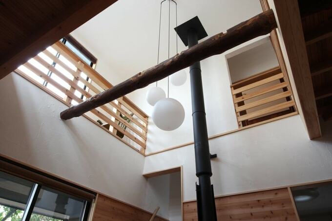 明るいリビング空間