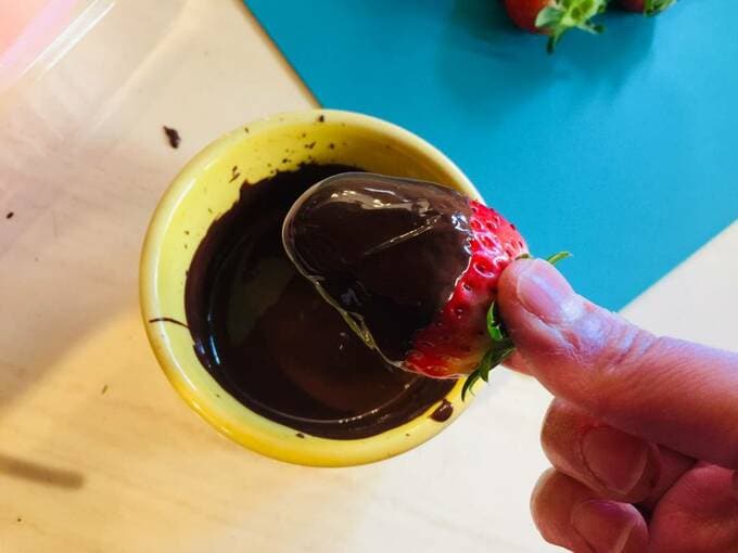 チョコレートをつけるだけ