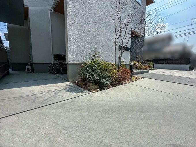 フラットな駐車場の仕上げ