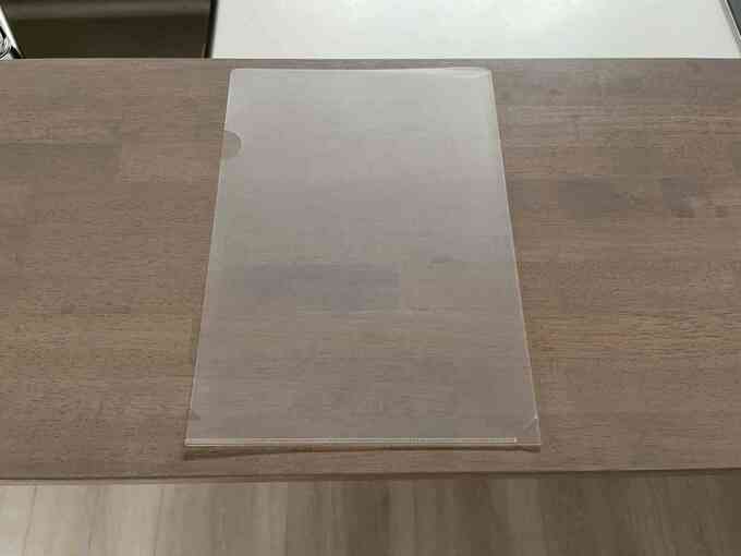 幅35cmあるとA4サイズの紙が置ける