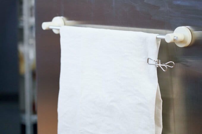 ステンレスピンチで挟んだタオル