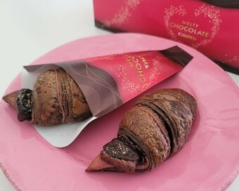 バレンタイン限定の「チョコクロワッサン＆ホットケーキミックス」が登場