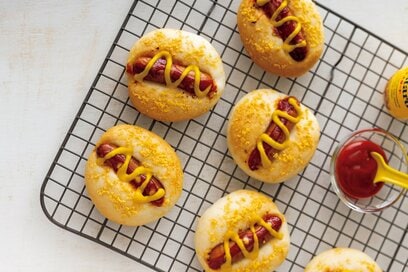 バター不要の「米粉」ソーセージパンレシピ。発酵時間10分、こねずに混ぜるだけ簡単