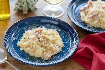クリスマスの「すぐでき」レシピ。食卓が華やかになる濃厚チーズリゾット