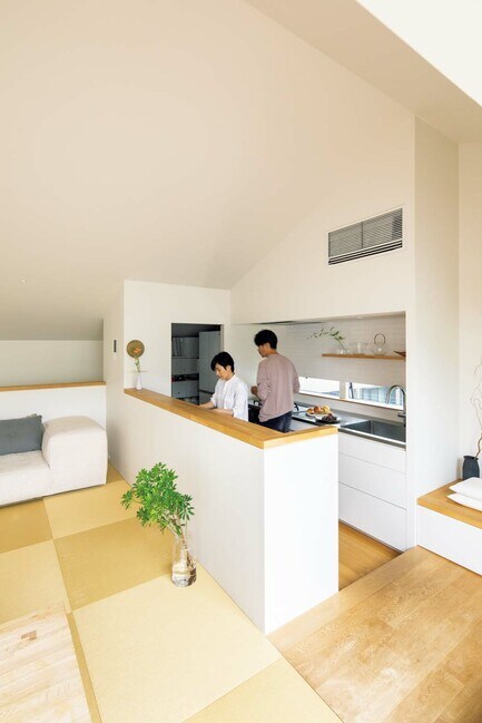 手元が隠れるカウンター