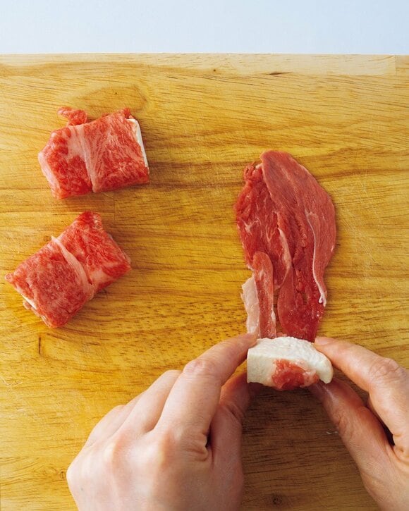 豆腐を牛肉で巻く