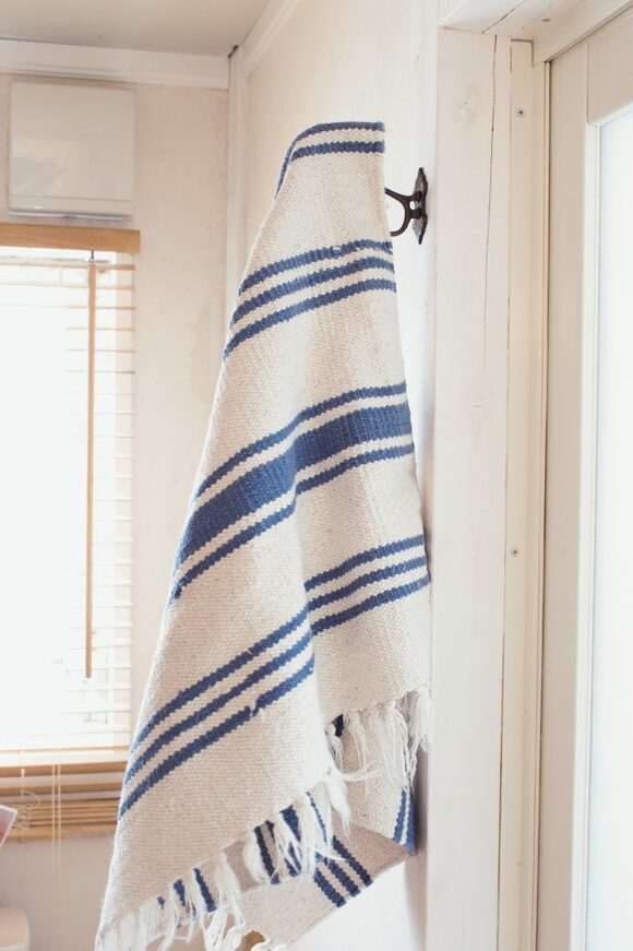 お風呂の入り口に、バスマット専用のフックを設置