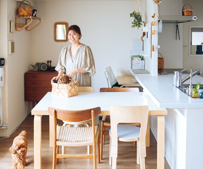 リビングに女性