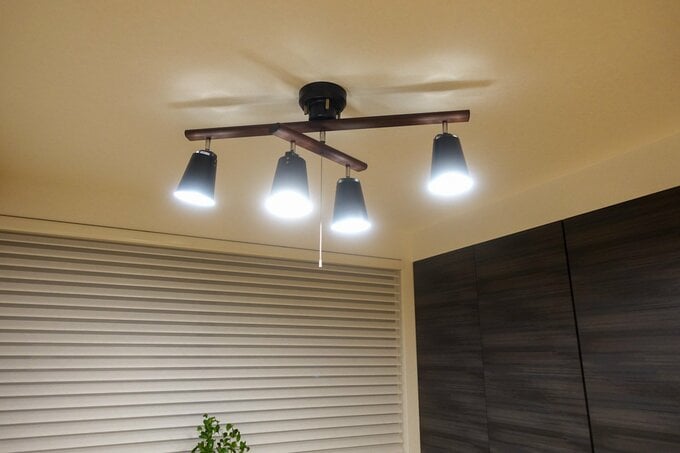 階段ホールの照明