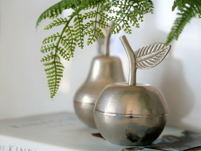 リンゴと洋ナシのオブジェ