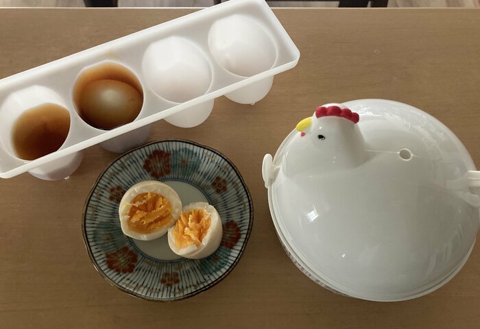SNSで話題の「ゆで卵メーカー」と100円の味玉グッズ。W使いで時短 