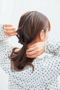 “ぎゃくりんぱ”でふんわりまとめ髪2