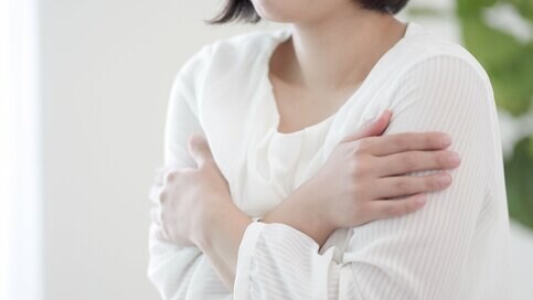 冬の大敵「冷え」に勝つ5つの生活習慣。自律神経を整え、免疫力アップ