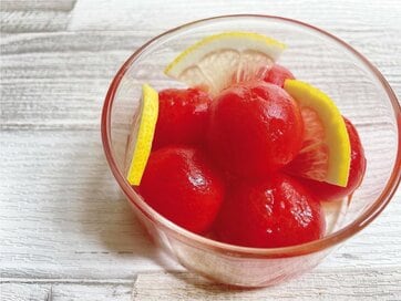 更年期のホットフラッシュや汗を和らげるセルフケア術。辛いものは避けて