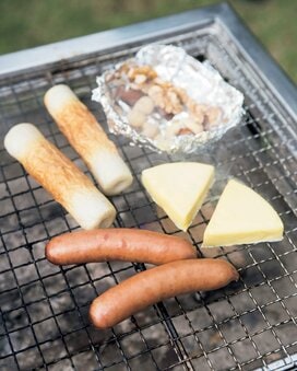 アルミ箔×スモークウッドだけ！なんちゃってスモークでBBQを盛り上げよう！